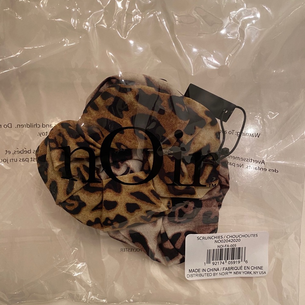 Noir Scrunchie NWT